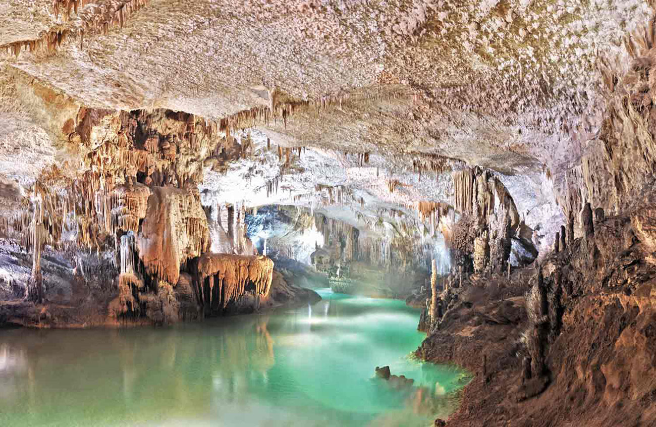 Jeita Grotto image
